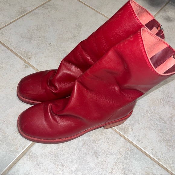 Vintage looking slouchy red leather boots - Picture 7 of 10